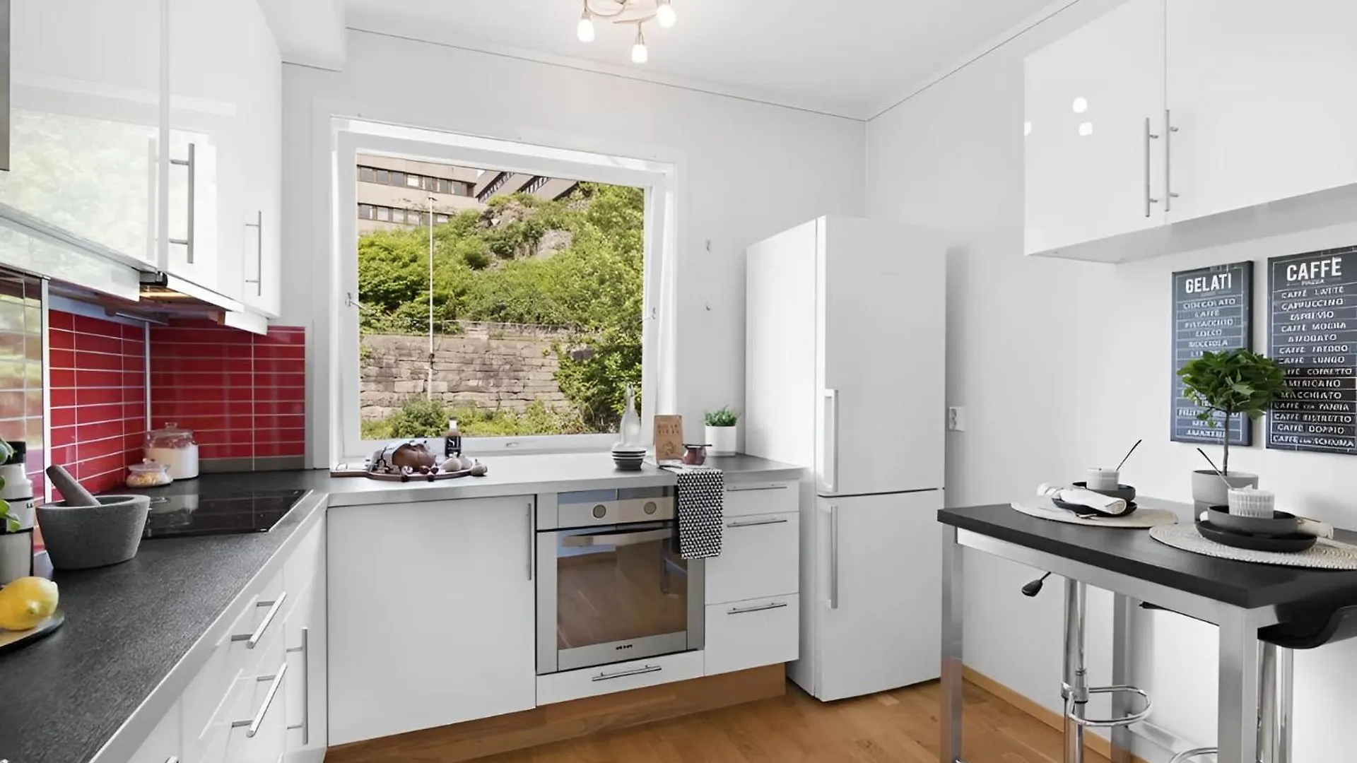Roomsly - Balcony Near Charming Cobblestone Streets Bergen Lejlighed