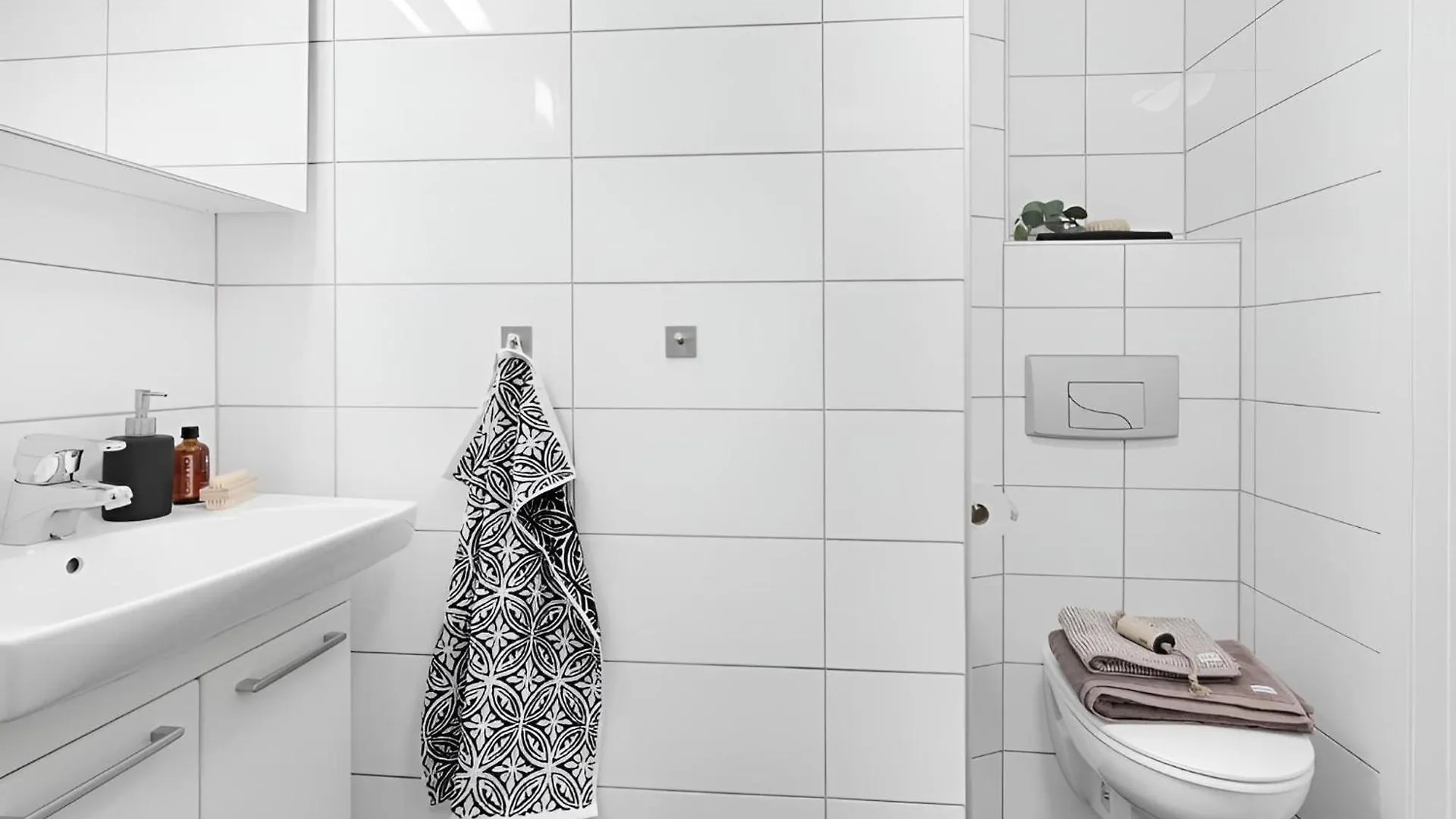 Roomsly - Balcony Near Charming Cobblestone Streets Bergen Lejlighed