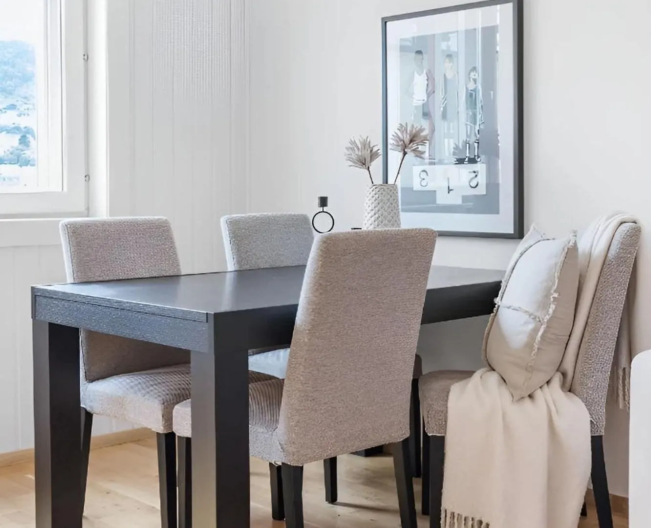 Roomsly - Balcony Near Charming Cobblestone Streets Bergen