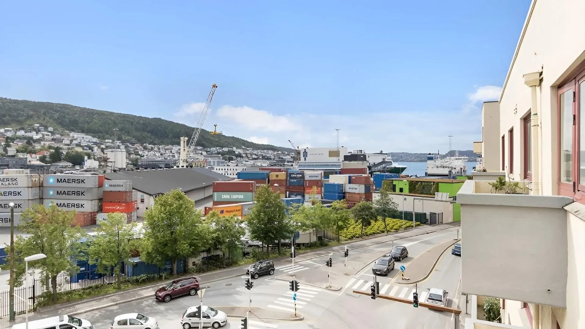 Roomsly - Balcony Near Charming Cobblestone Streets Bergen Norge