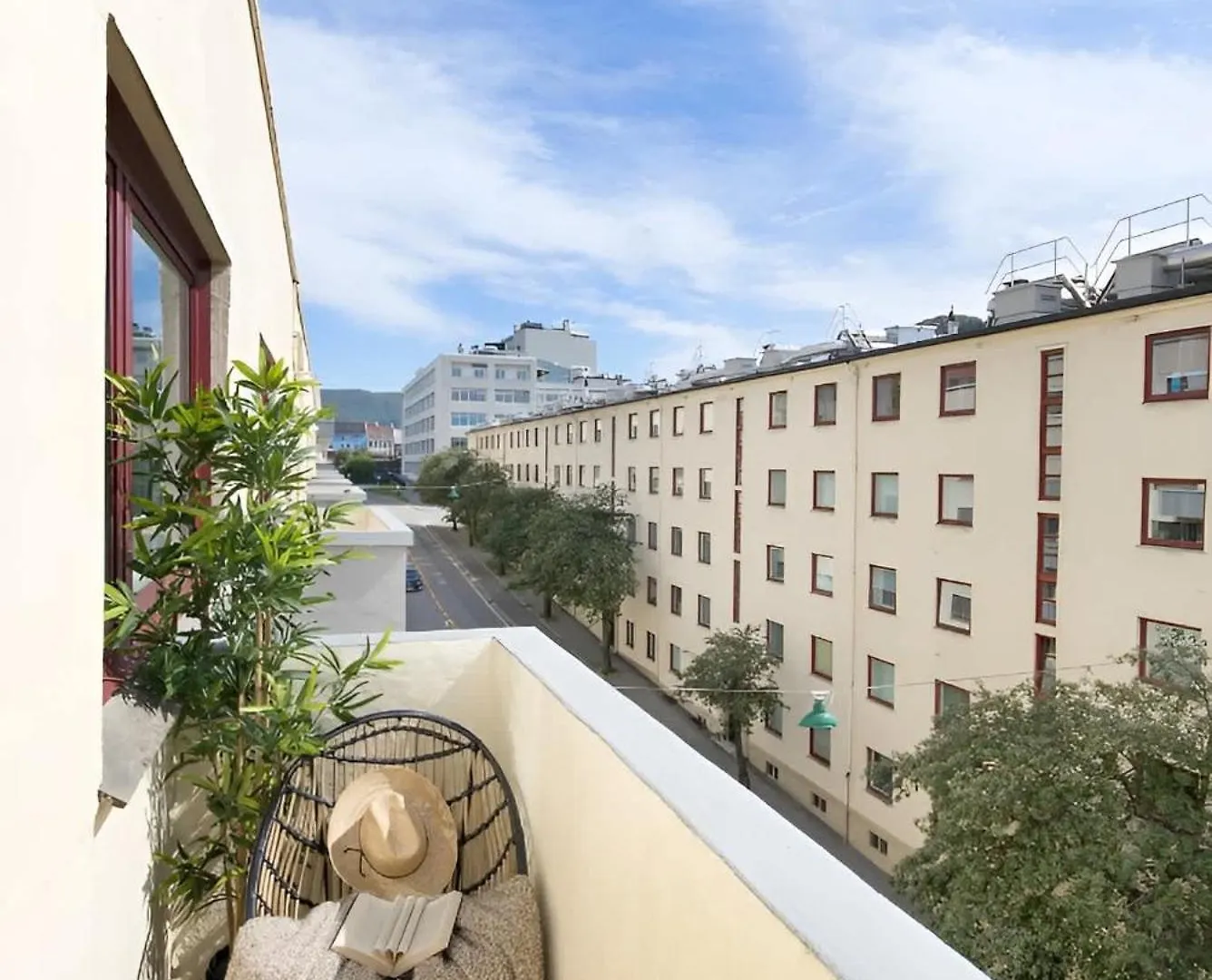 Roomsly - Balcony Near Charming Cobblestone Streets Bergen Norge